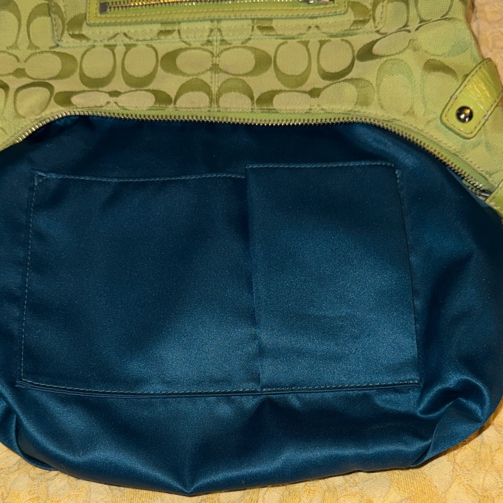 🍋‍🟩💚☀️🕶️Coach Lime Green Signature Shoulder Bag - Picture 4 of 13